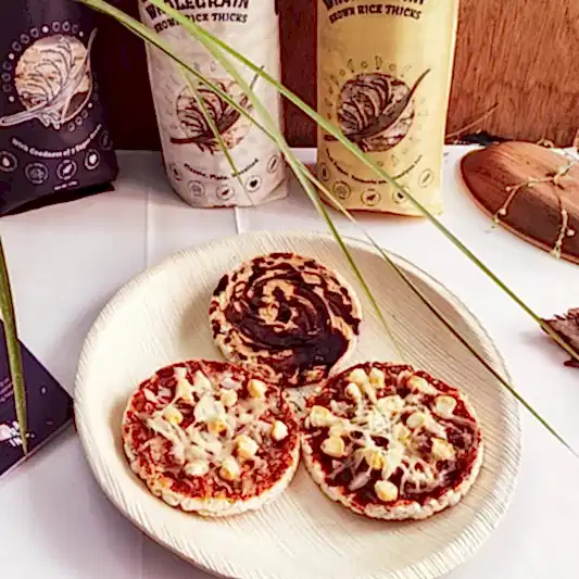 9" (23 cm) Shallow Round Palm Leaf Disposable Party Plates - Eco Leaf Products