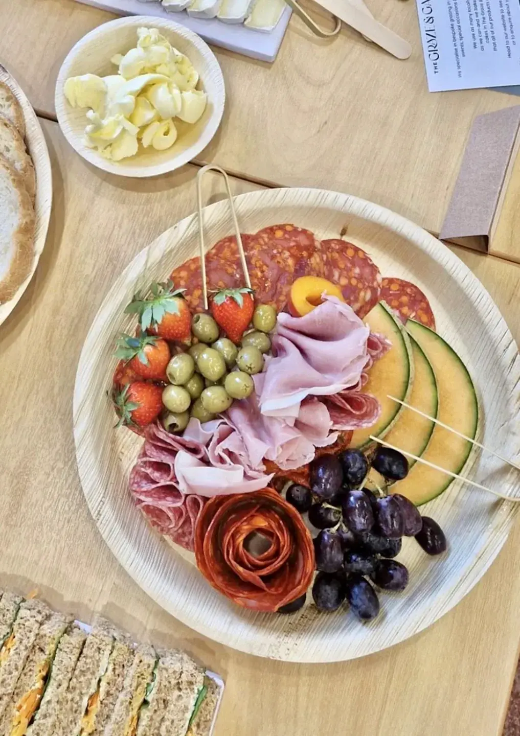 12" (30cm) Large Round Palm Leaf Compostable Plates - Eco Leaf Products