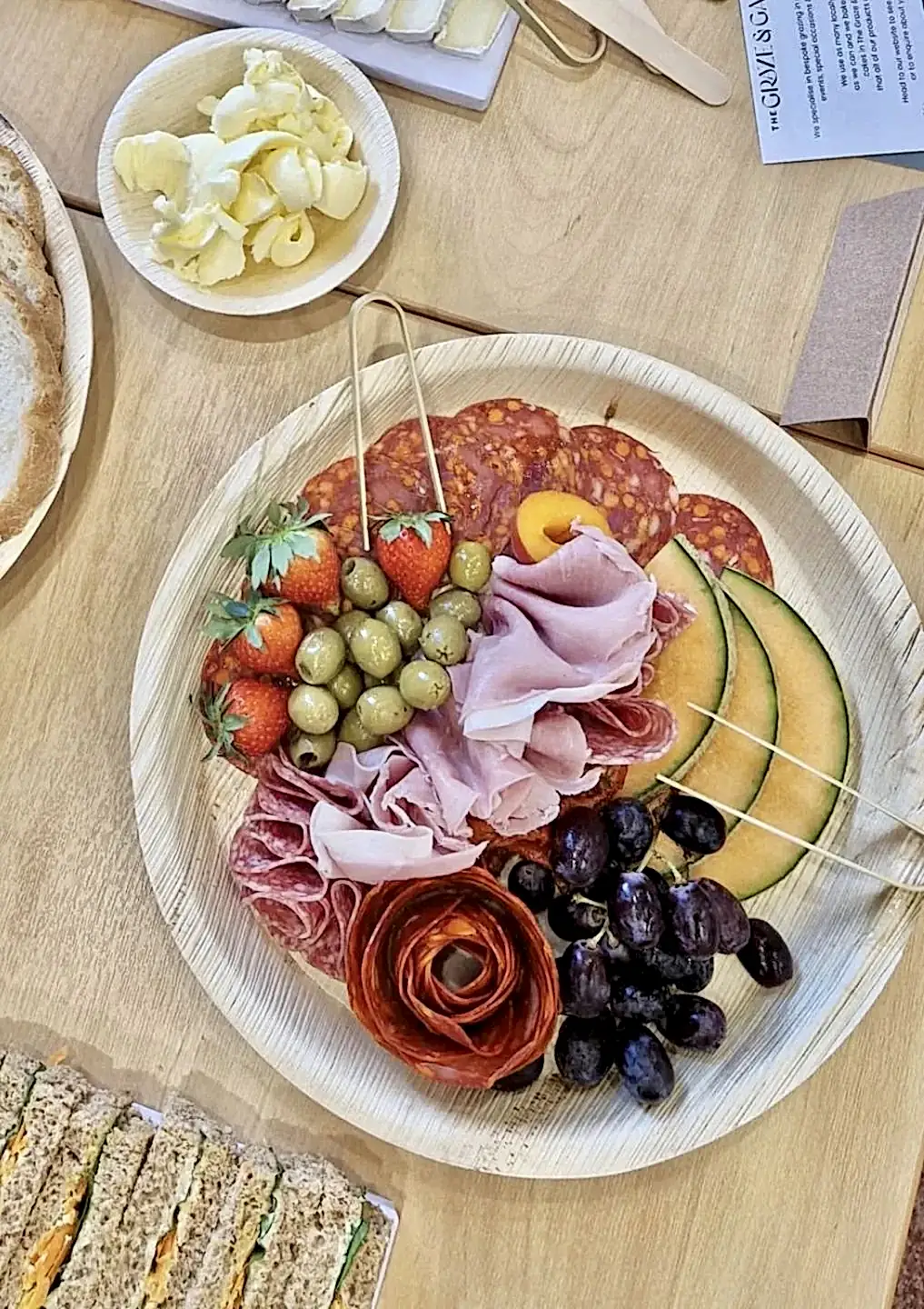 12" (30cm) Large Round Palm Leaf Compostable Plates - Eco Leaf Products