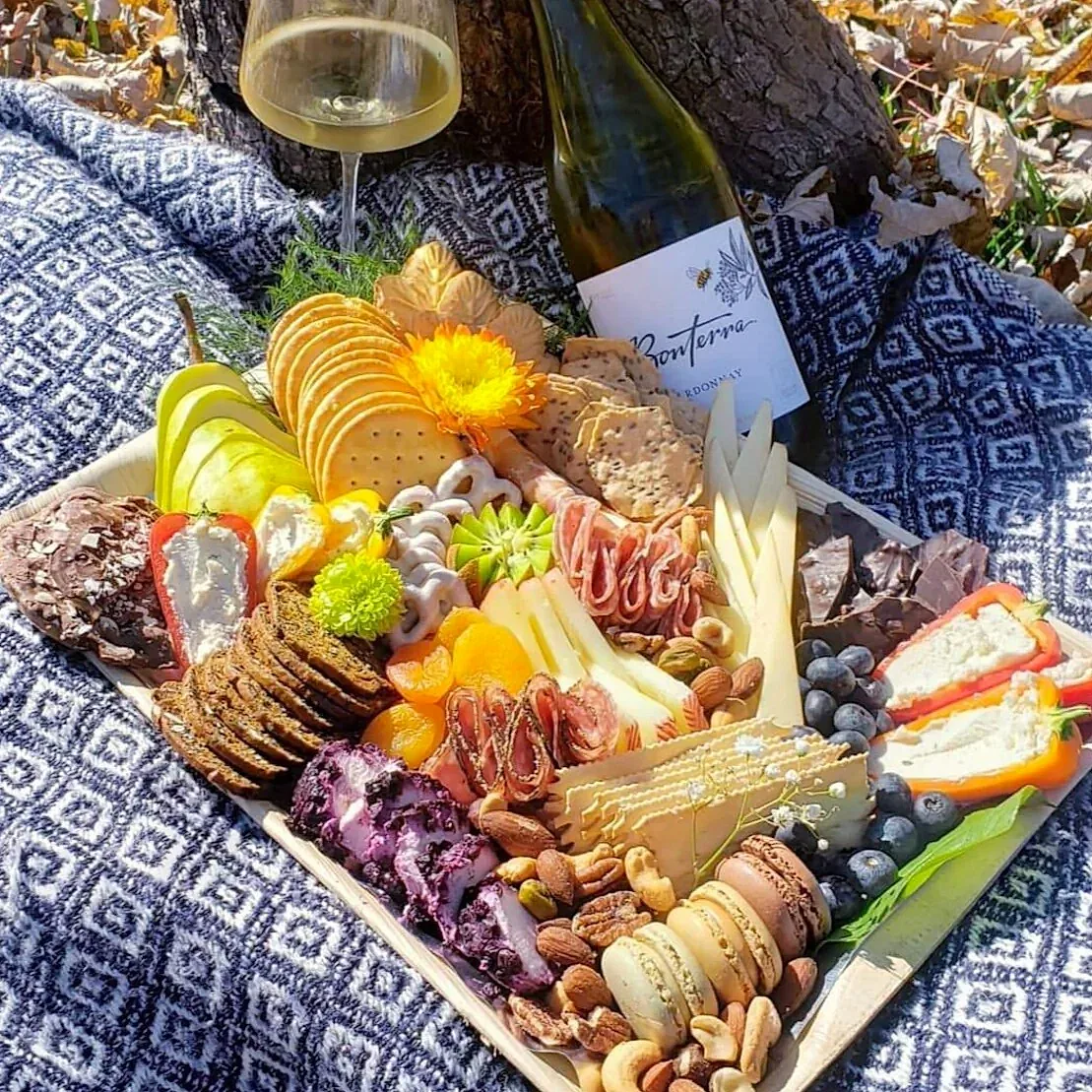 Large Rectangle Palm Leaf Disposable Wooden Platter -  14" x 10" - Eco Leaf Products