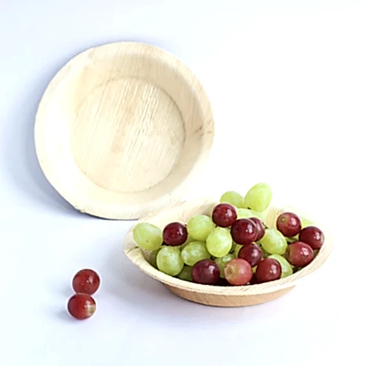 6" / 15 cm Round Palm Leaf Plates - Eco Leaf Products